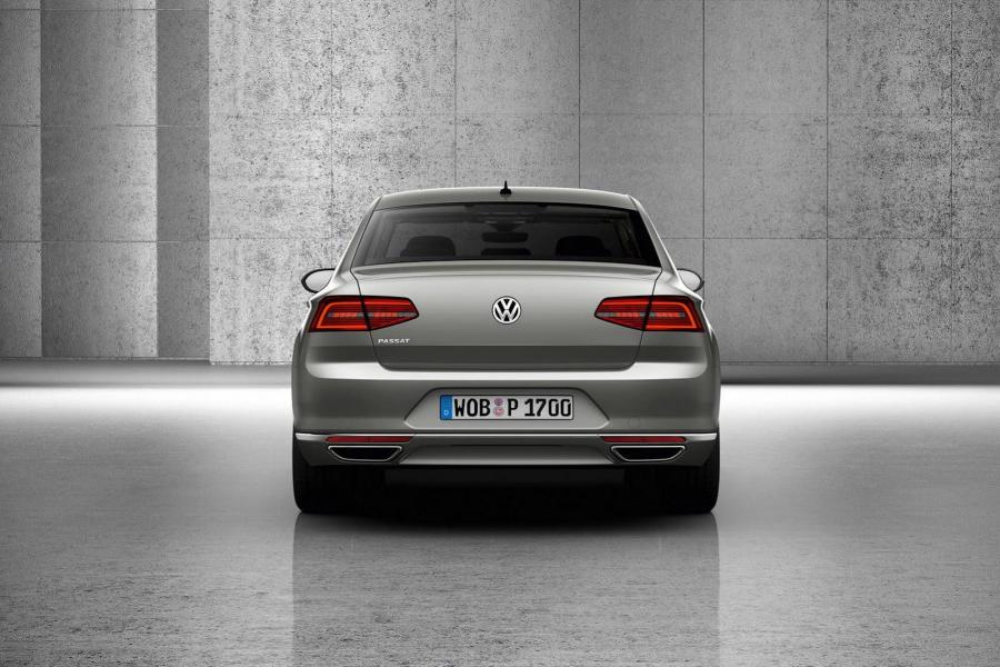  Volkswagen Passat 2015 года  (фото 12 из 23)